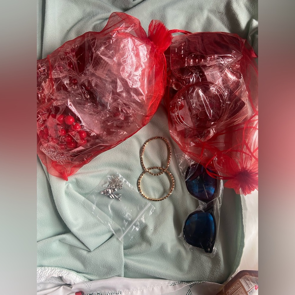 WHOLESALE / RESELLER BUNDLE Assorted Jewelry